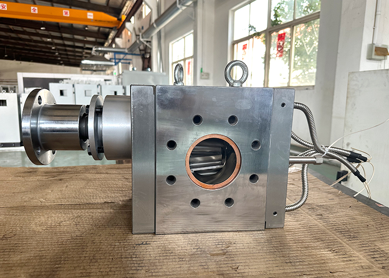 熔体泵在聚酯生产线中的安装指南